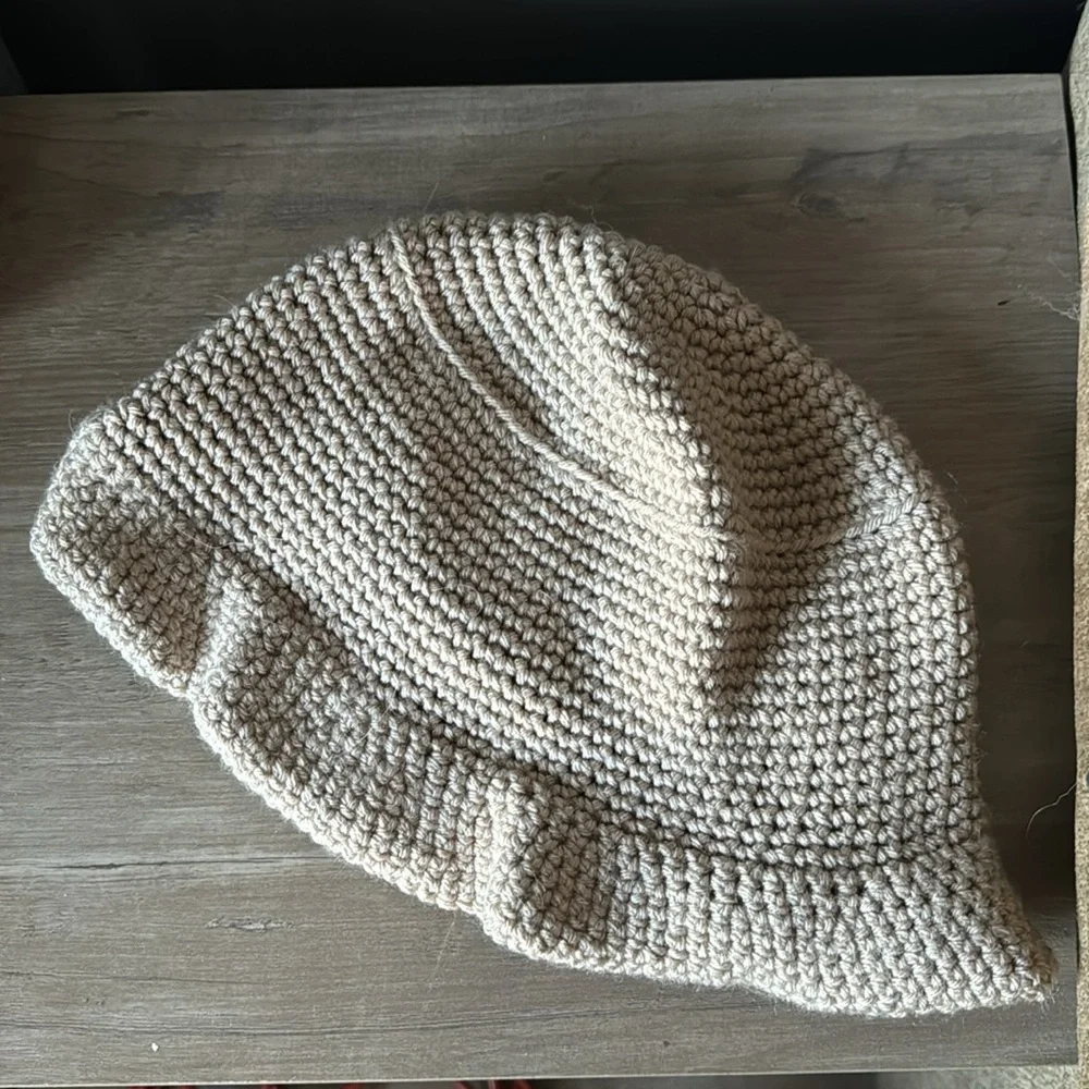Crochet bucket hat - Picture 2 of 4
